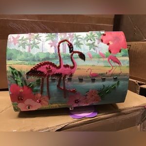 New as is flamingo jewelry box 6 1/2” x 4 1/4” x 3 3/4” A